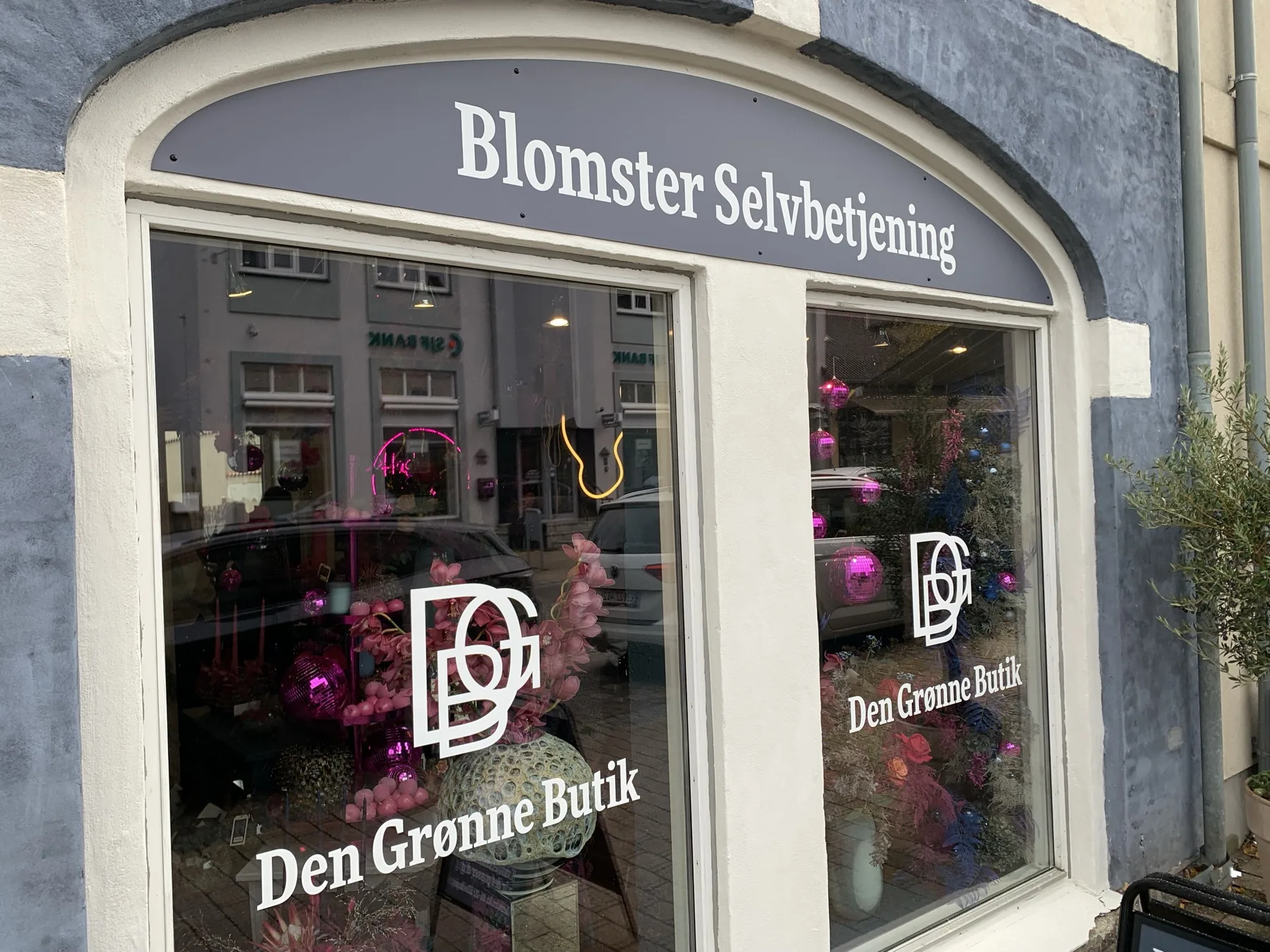 Priser på selvbetjent butik med iD-DOOR
